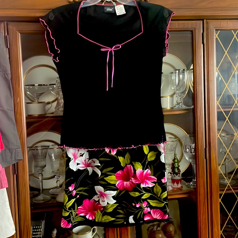 Like NEW Europa two-piece set, sz M, black, pink, green, white, lace trim-skirt